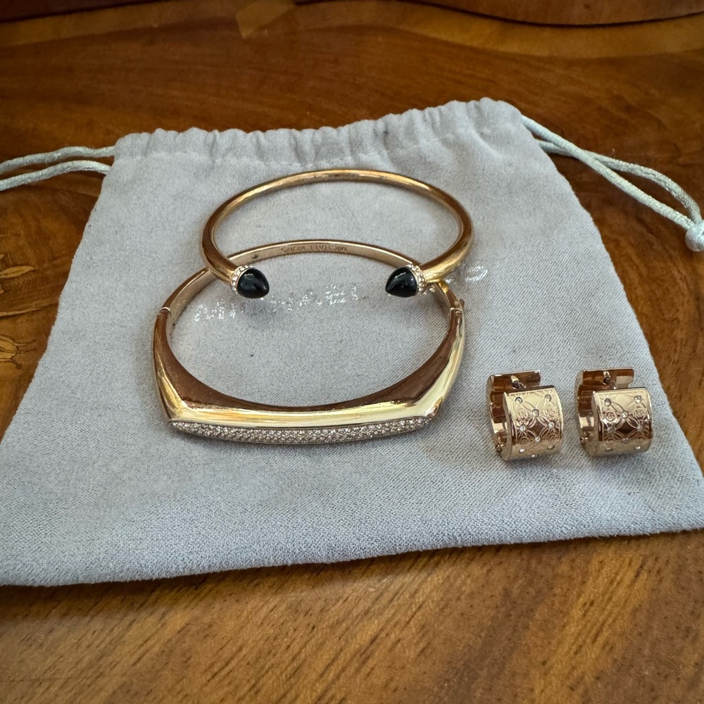 Michael Kors Elegant Gold and Black Jewelry Set